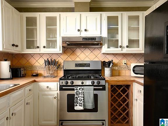 2nd image of 801 30th St S