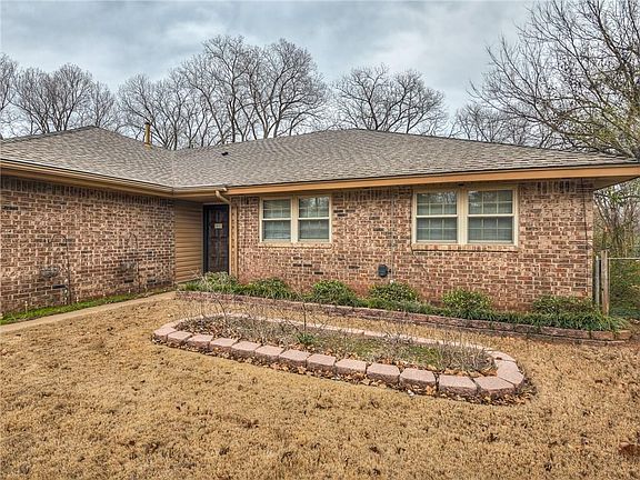2nd image of 2324 Oakhollow Dr