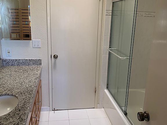 4th image of 320 Curtner Ave APT C