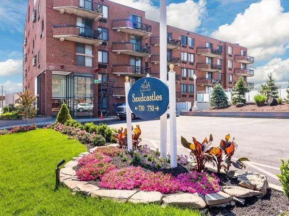 730 W Broadway #2J, Long Beach, NY 11561