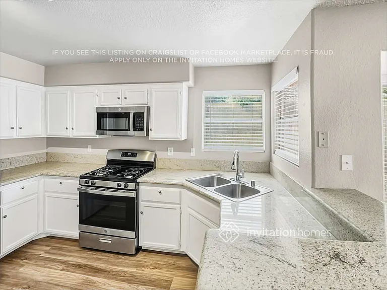 3301 Hyannis Cir — Photo 10