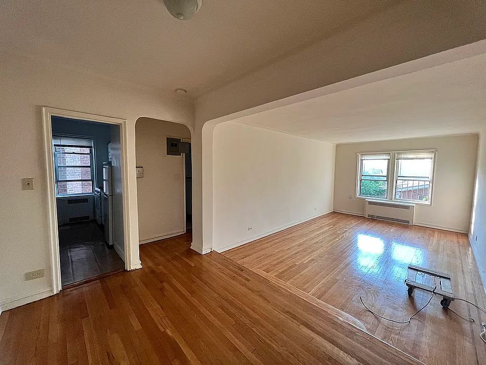 1st image of 11215 72nd Rd APT 206