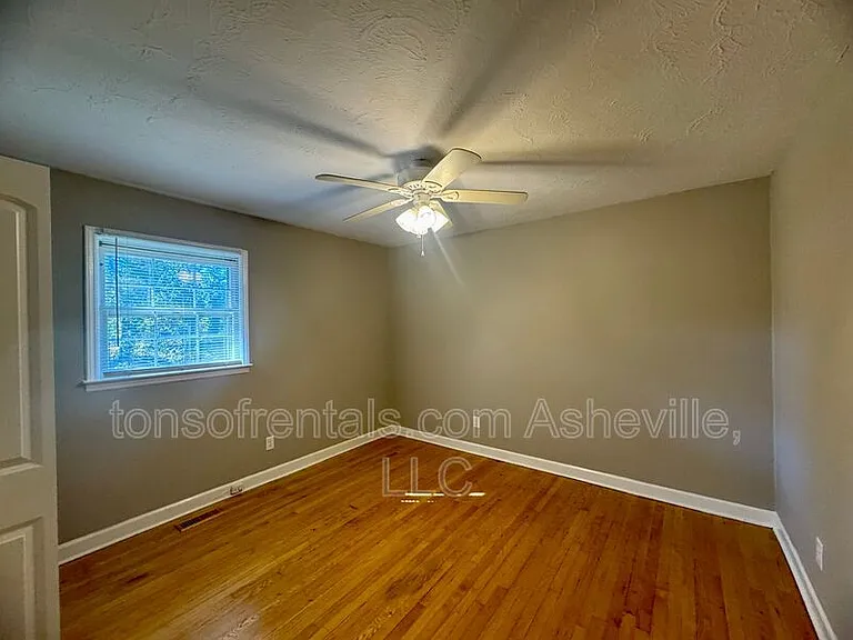 1614 Brevard Rd — Photo 15