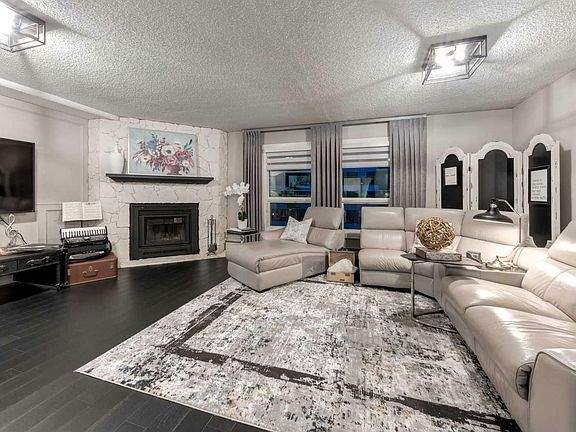 4th image of 1440-540 14th Ave SW #1440