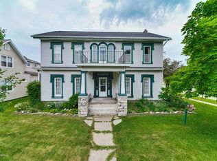 255 1st St, Manistee, MI 49660