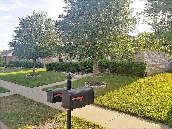 3rd image of 2011 Bentwood Dr