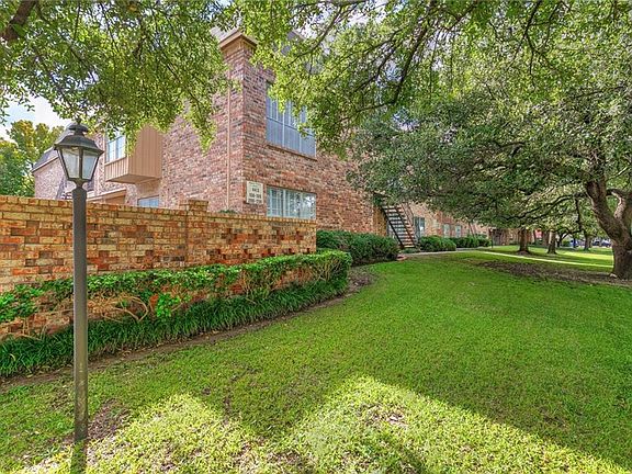2nd image of 4413 Bellaire Dr S APT 209