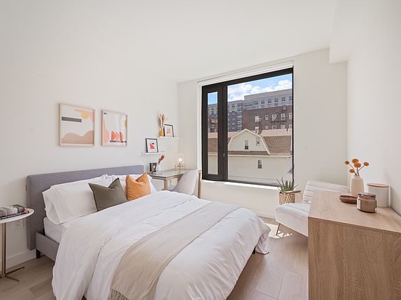 4th image of 15310 88th Ave #214