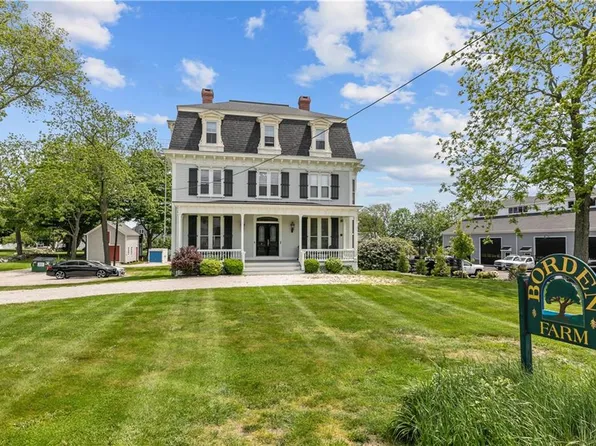 2951 E Main Rd #2, Portsmouth, RI 02871