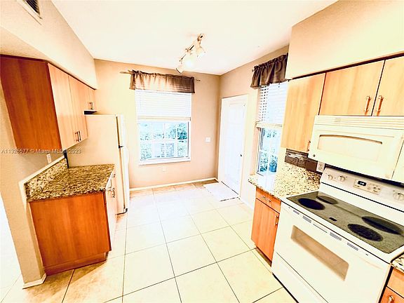 2nd image of 1309 Belmont Pl #1309