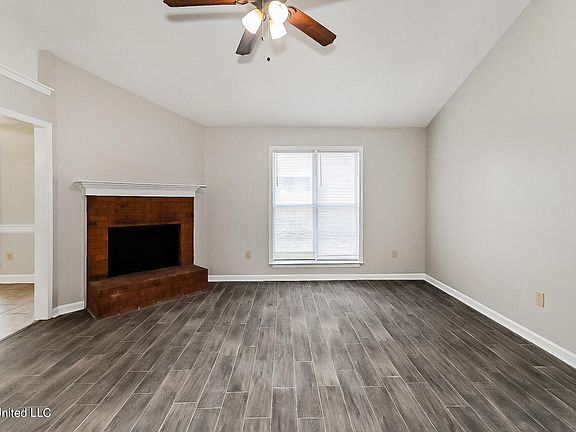 3rd image of 10343 Oak Leaf Dr