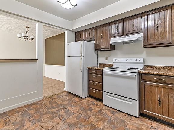 5th image of 3000 Lakewood Dr #1101