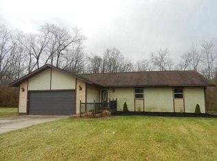 566 Hamilton Dr, Fairborn, OH 45324