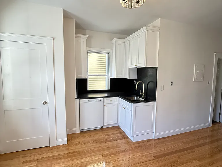 135 Derby St #2 — Photo 9