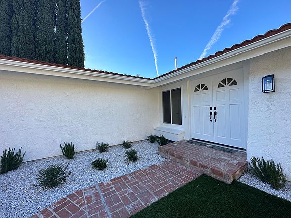 4th image of 28735 Eagleton St