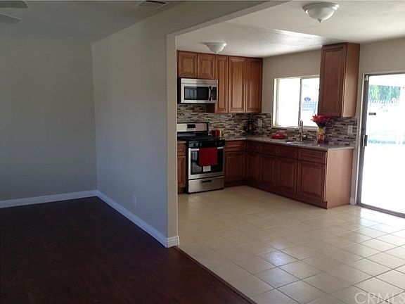 3rd image of 635 Glenn Way