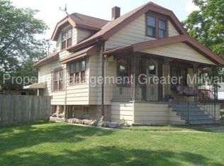 853 S 85th St, West Allis, WI 53214