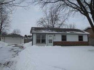 6853 Hemlock St, Hanover Park, IL 60133