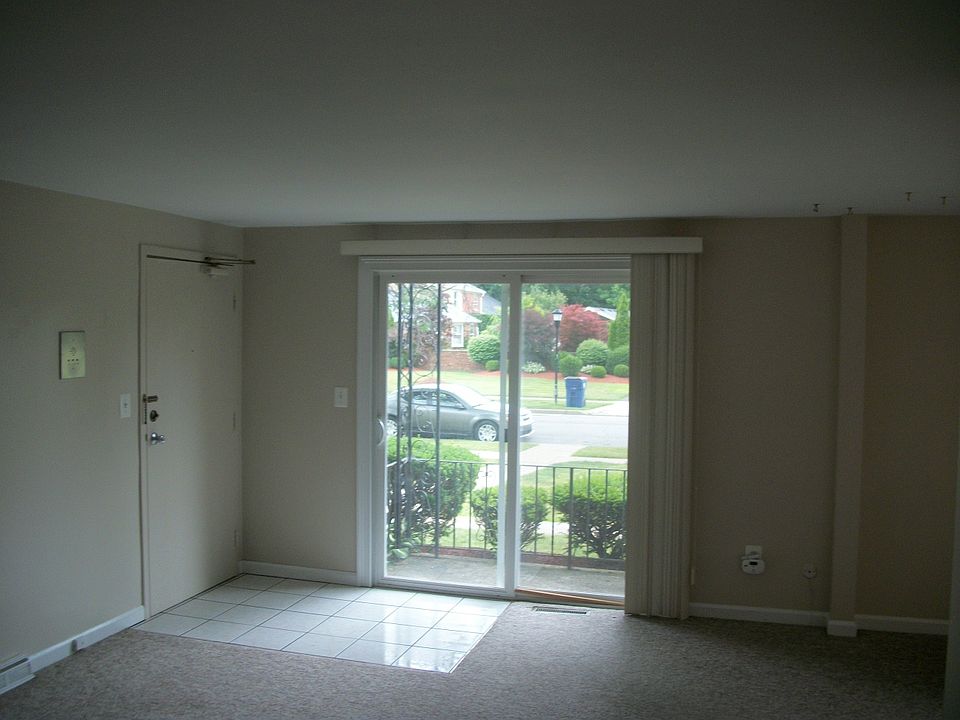 1st image of 61 Georgian Ln APT 1