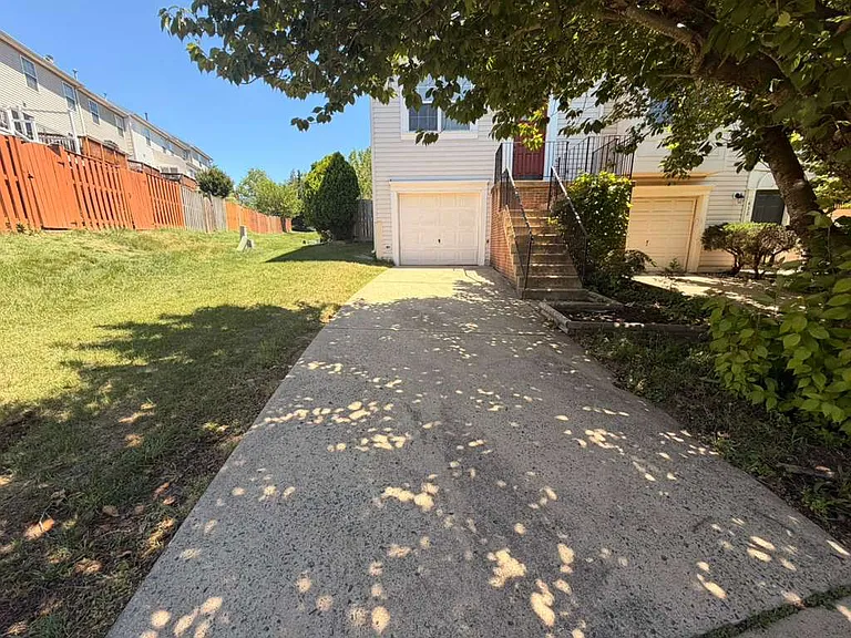 434 Lilac Ter NE — Photo 2