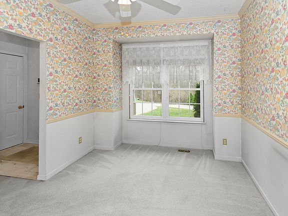 2nd image of 30987 Blueridge Dr