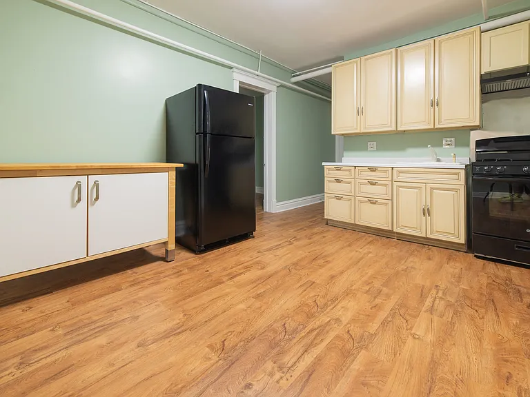 1012 N Oakley Blvd #G — Photo 4