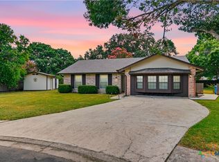 306 Southwick Cir, Seguin, TX 78155