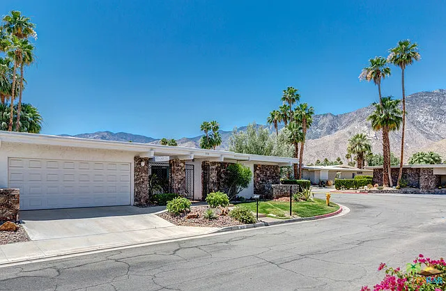 1533 E Canyon Estates Dr — Photo 2