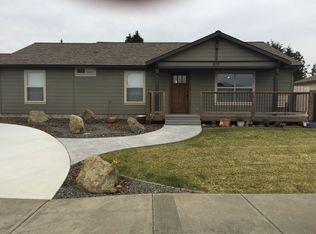 873 Hilltop Dr, Fortuna, CA 95540