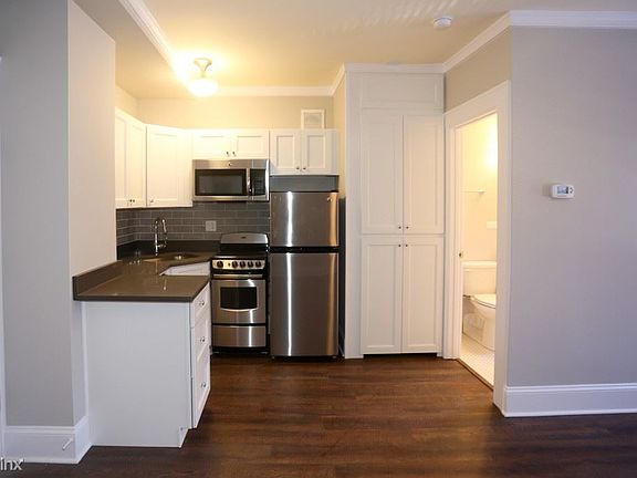 4th image of 817 W Lakeside Pl APT Ig702