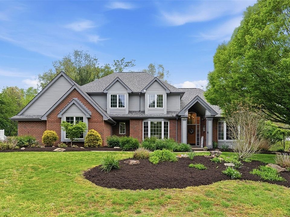 1st image of 210 Royal Doulton Ct