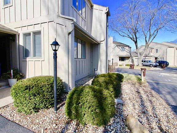 4th image of 5125 W Arrowood Pl #131