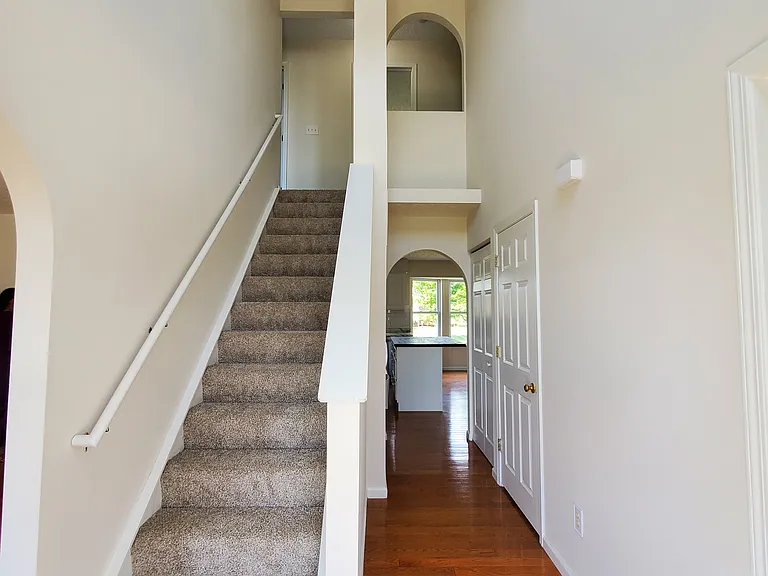 8249 S Port Dr — Photo 2