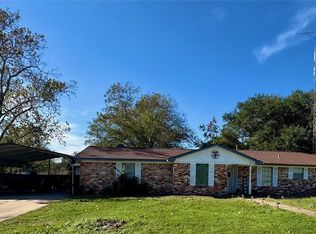 902 S Easterwood St, Hearne, TX 77859