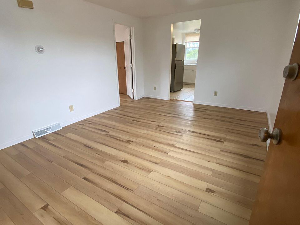 Entrance into living room.