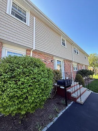 125 Pleasant St #1 Photo 1