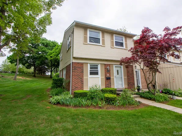 1522 Brentwood Dr, Troy, MI 48098