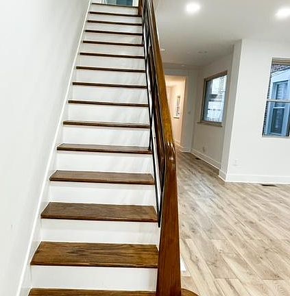 4th image of 2707 E Ontario St