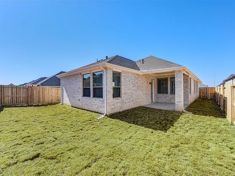 4203 Maple Glen Dr — Photo 33