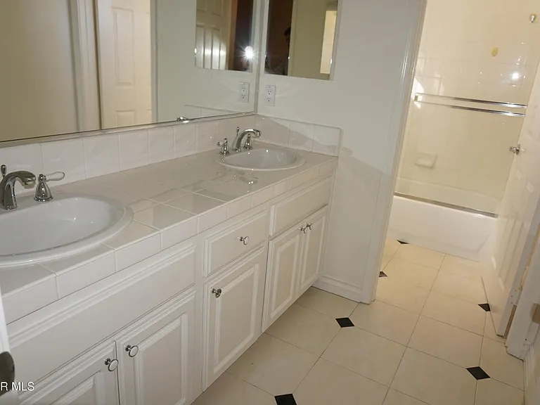 2033 Yellowthroat Pl — Photo 19