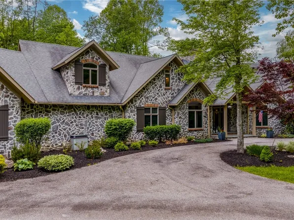 12370 Rockhaven Rd, Chesterland, OH 44026