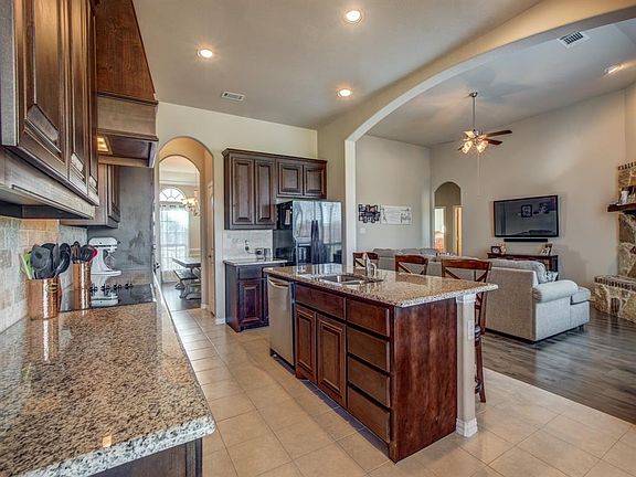 4th image of 113 Cardiff Ln