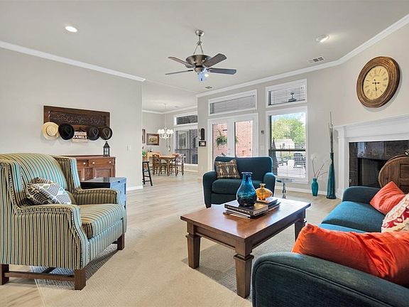 3rd image of 17 Meadowlake Dr