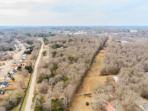 4th image of 325 Peachtree Rd #1&2