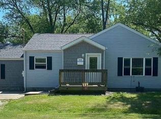 619 W Washington St, Girard, IL 62640