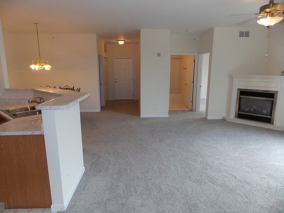 4th image of 34451 N Old Walnut Cir #2-302