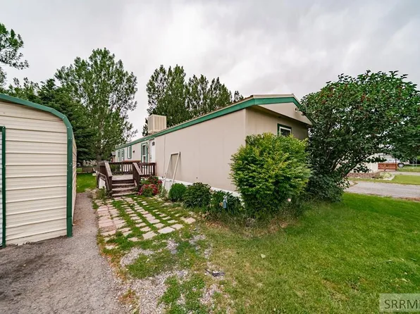 2125 Whispering Pines Dr, Idaho Falls, ID 83401