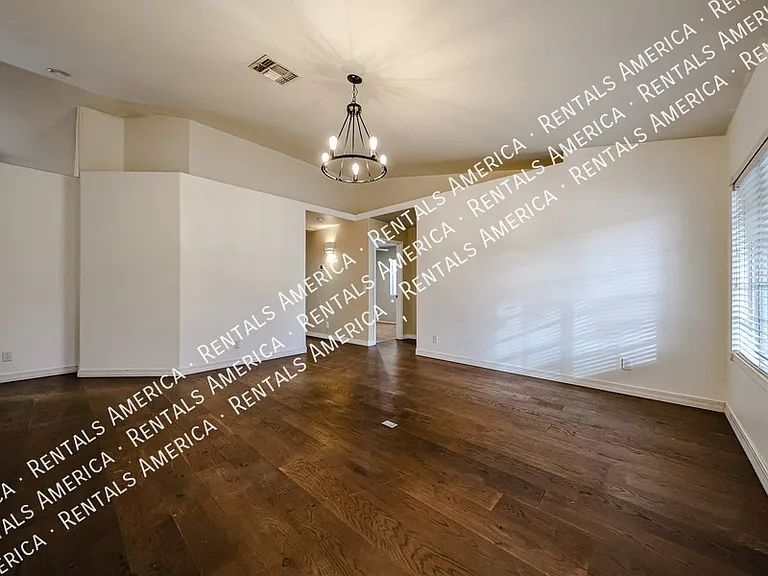 2292 E Remington Pl — Photo 5