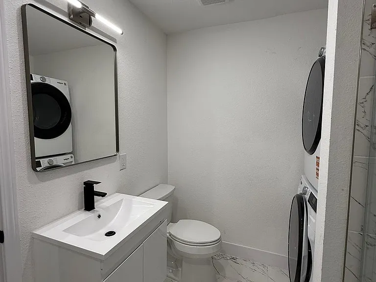 705 W Stanford St #A — Photo 11