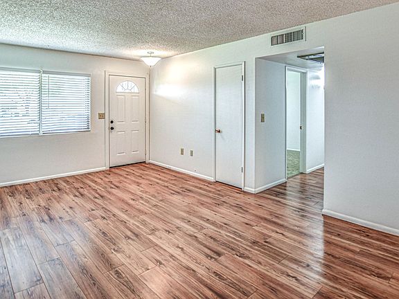 4th image of 11124 W Emerald Dr